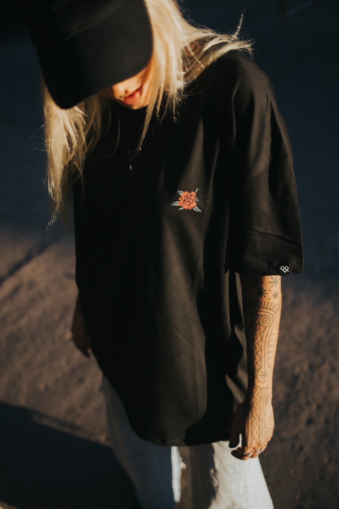 REMERA MANGA CORTA OVERSIZE - ROSITA SKT