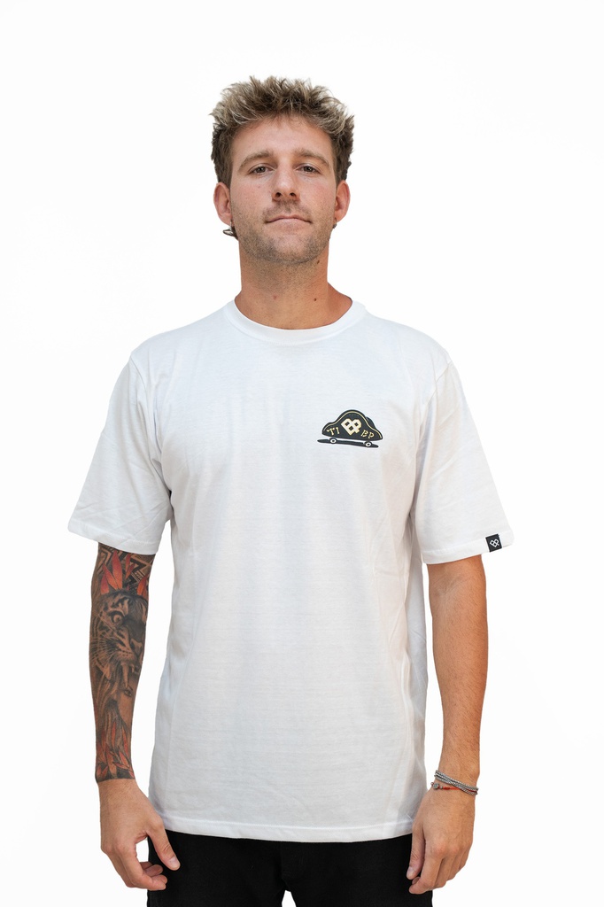 REMERA MC - RED FLAG